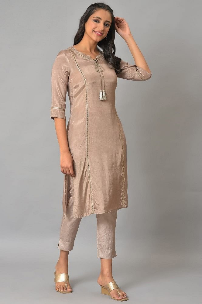 Buy online Sequin Crafts Women's Khadi Embroidered Kurti from Kurta Kurtis  for Women by Sequin Crafts for ₹799 at 68% off | 2024 Limeroad.com